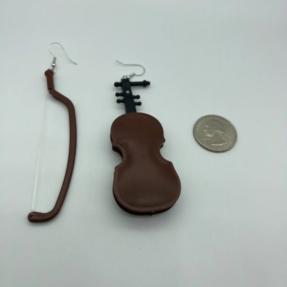 Violin 🎻 Earrings - Picture 4 of 4